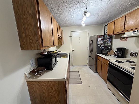 5th image of 34 Silver Hill Ln APT 8