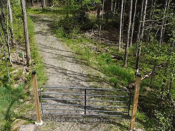 4th image of 887 Star Lake Rd