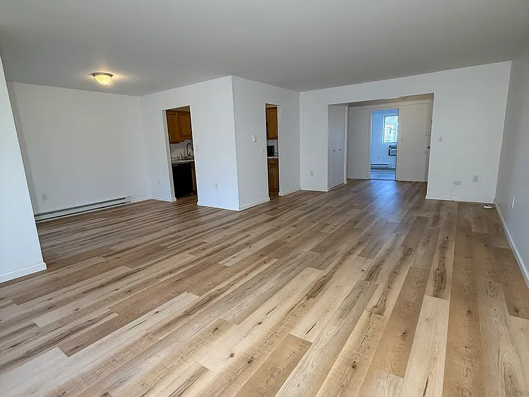 3 Scarborough Ln #B — Photo 11