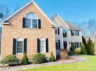 47 Old Dairy Ln, Shelton, CT 06484