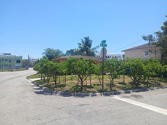5th image of 1702 NW 5th St