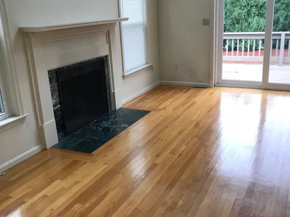 4 Spring Ln, Norton, MA 02766