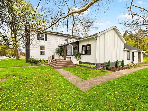 4th image of 1936 Penfield Rd