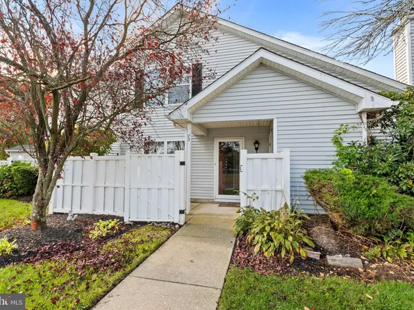 73 Tarragon Ct, Thorofare, NJ 08086