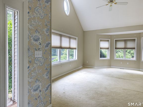 3rd image of 194 Summerfield Gardens #194