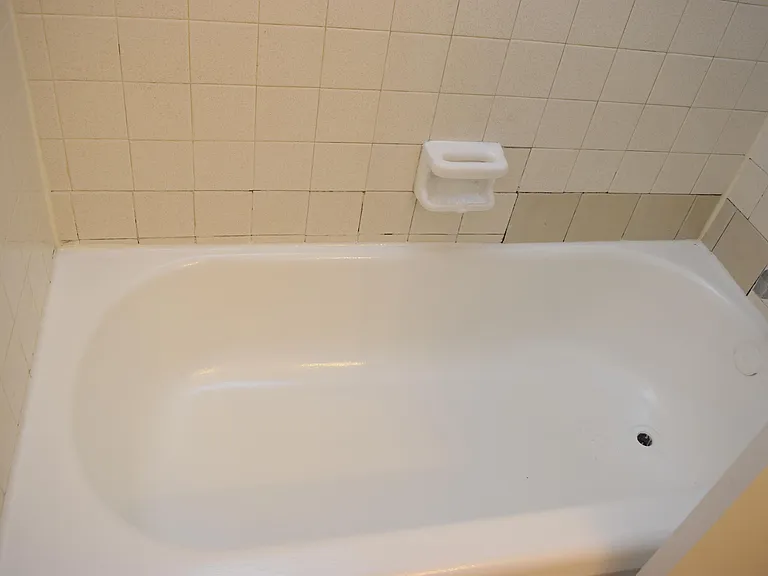 151 SE 6th Ave #14 — Photo 8