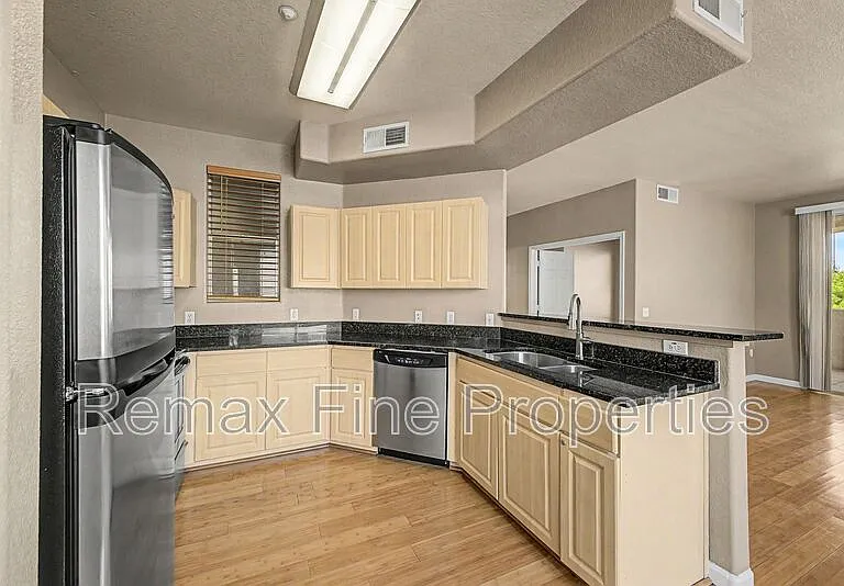 5303 N 7th St #324 — Photo 10