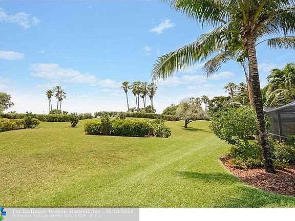 3rd image of 1765 Lakeshore Cir