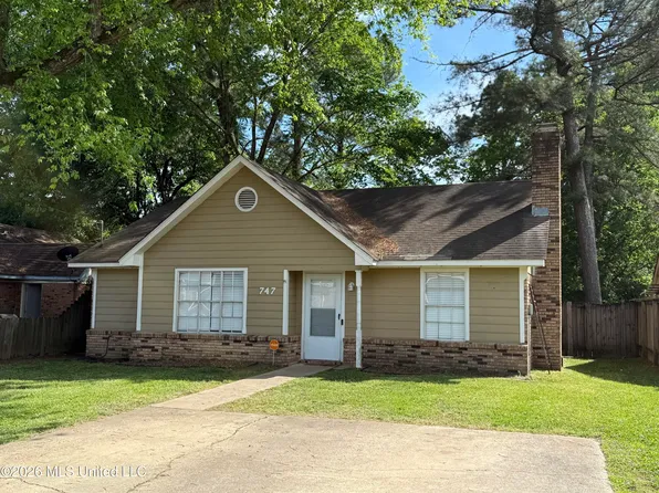 747 Clearmont Dr, Pearl, MS 39208