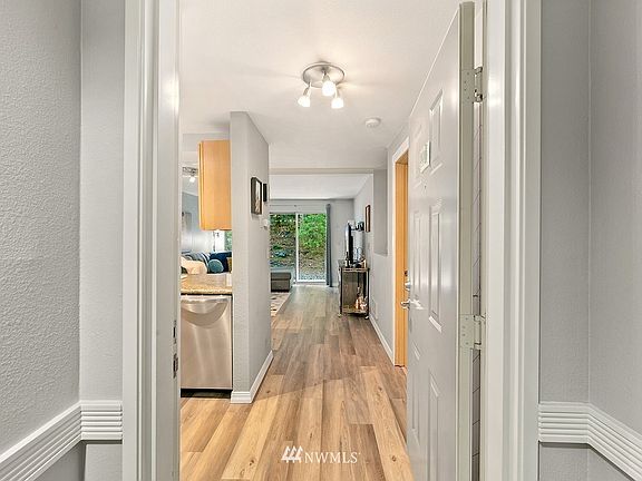 3rd image of 6960 California Ave SW APT A109