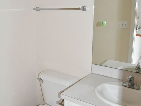 5th image of 3940 Sterling Pointe Dr Unit Xx3