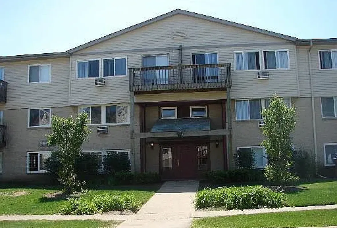 2 bed, 855 sqft, $1,700 — Photo 1