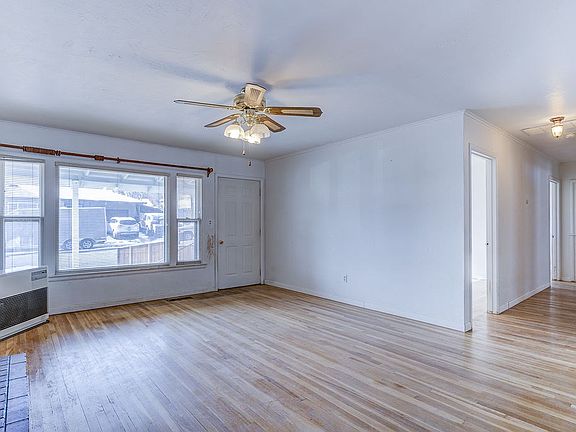 3rd image of 740 Pioneer St
