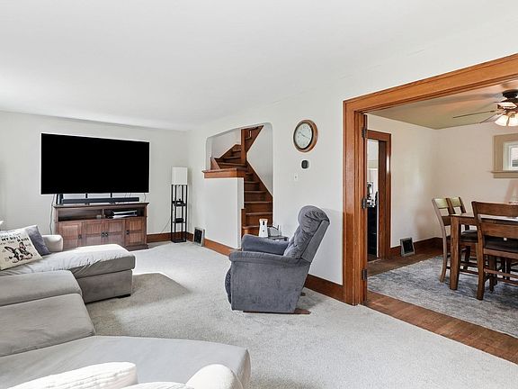 5th image of 1155 Nuttman Ave