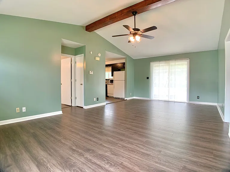 511 Mallory Dr — Photo 4