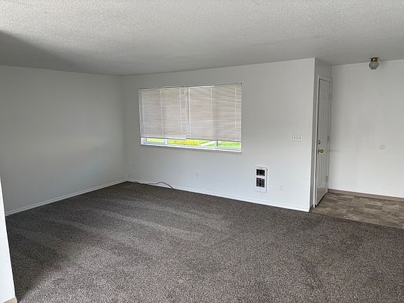 3rd image of 915 S 42nd Ave APT C