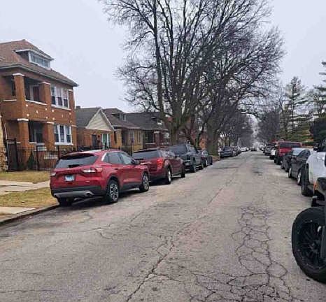 4th image of 7125 S Fairfield Ave