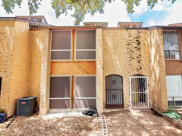 2318 E Montgomery St #9, Laredo, TX 78043