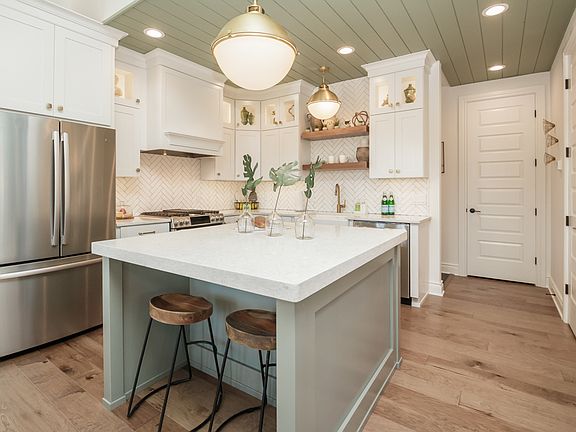 2nd image of 1420 Spanish Moss Way