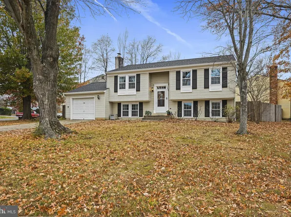 532 Merlins Ln, Herndon, VA 20170