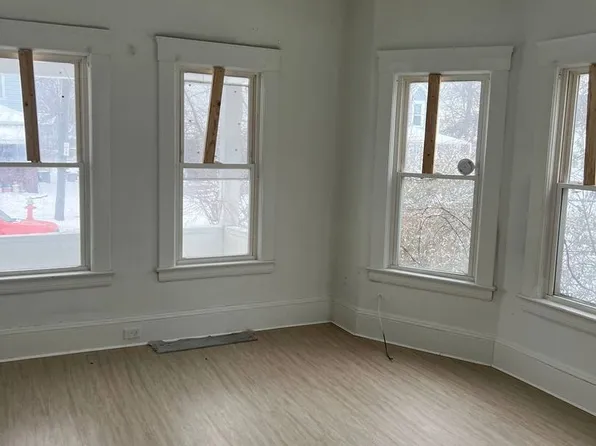 853 E 155th St, Cleveland, OH 44110