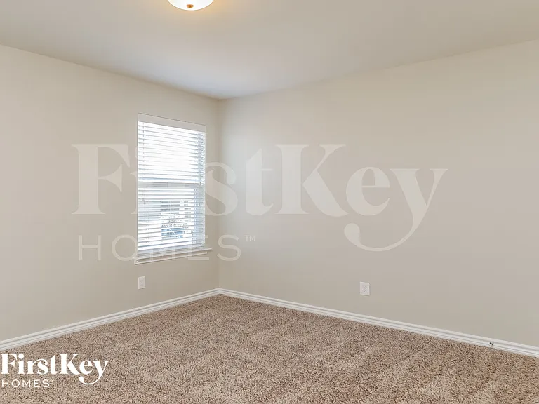 2410 Yaupon Cyn — Photo 12