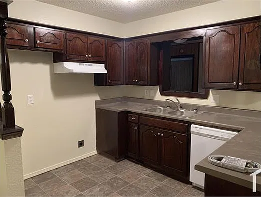 5 bed, 2158 sqft, $1,395 — Photo 3