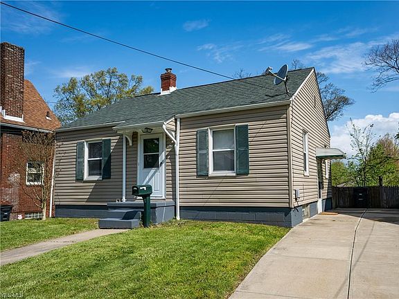 2nd image of 1559 Tonawanda Ave