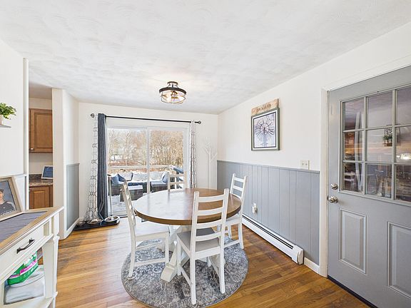 3rd image of 18 Booker Street