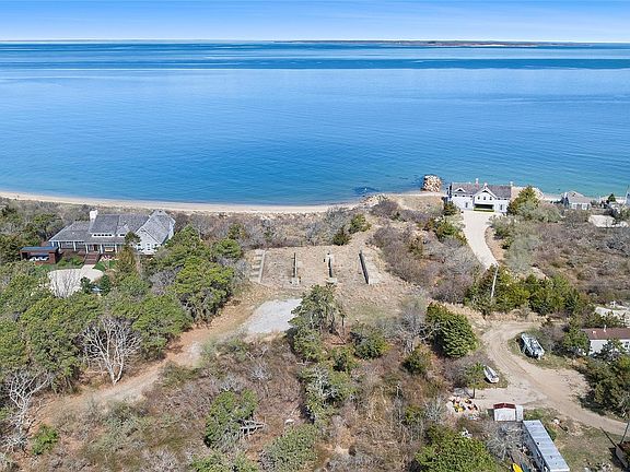 3rd image of 623 Lazy Point Road