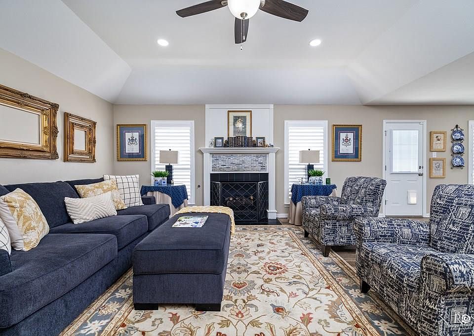 1st image of 4521 Juniper Ln