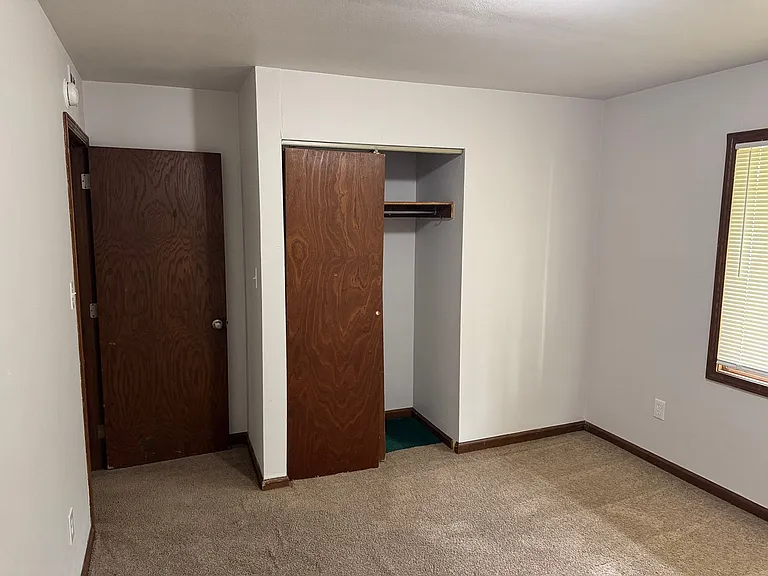 120 S Russell St — Photo 11