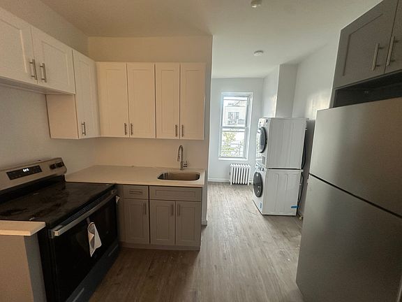 2nd image of 361 Fenimore St APT 4R