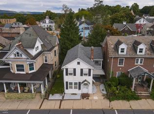 737 Main St, Slatington, PA 18080