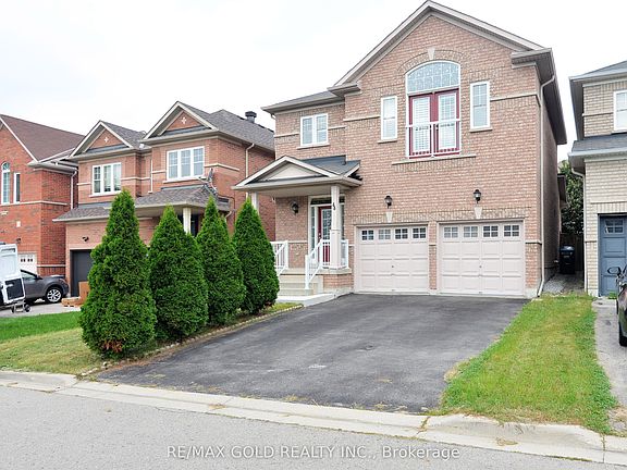 3rd image of 44 Pergola Way