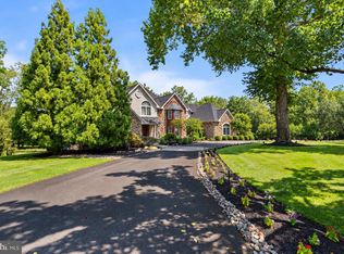 625 Creek Ln, Flourtown, PA 19031