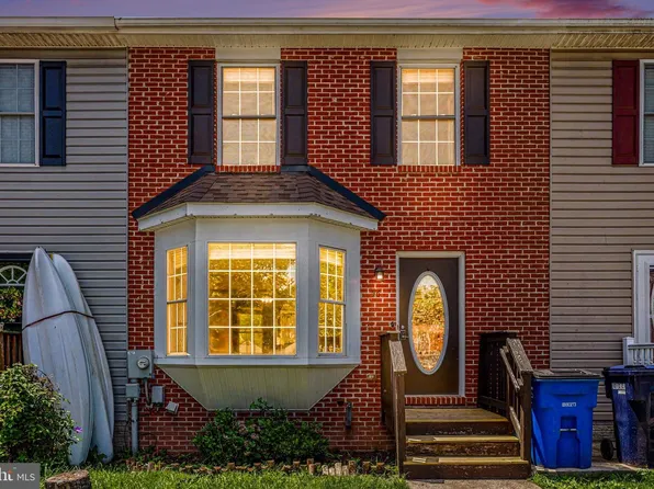 56 Red Bird Ln, Gettysburg, PA 17325