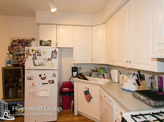 4th image of 1455 W Cortez St #2N