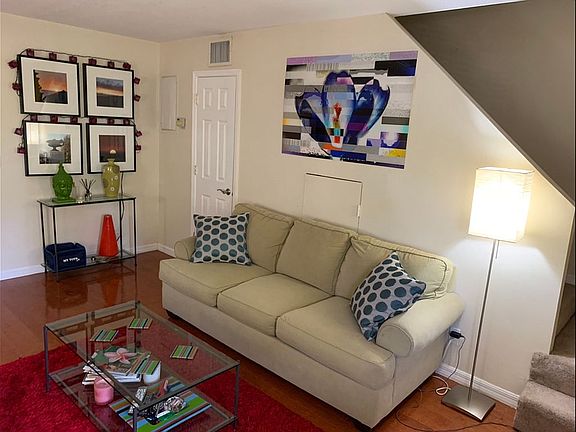 4th image of 620 NE 28th St APT 203