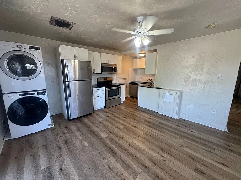 128 E Vidas Ave #B — Photo 8