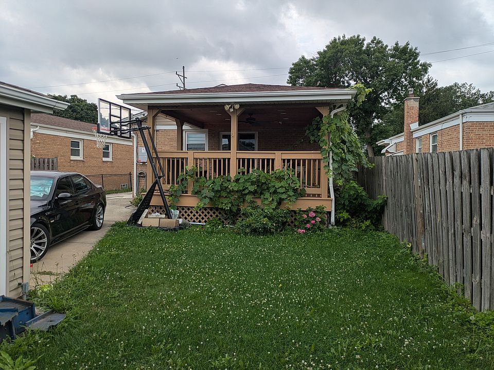 2nd image of 10318 Addison Ave