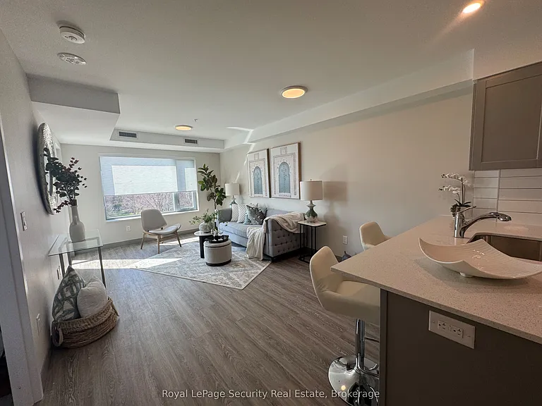 1015 Innisfil Beach Rd #511 — Photo 12