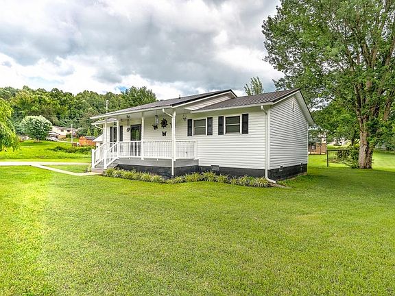 4th image of 150 Leonard Dr
