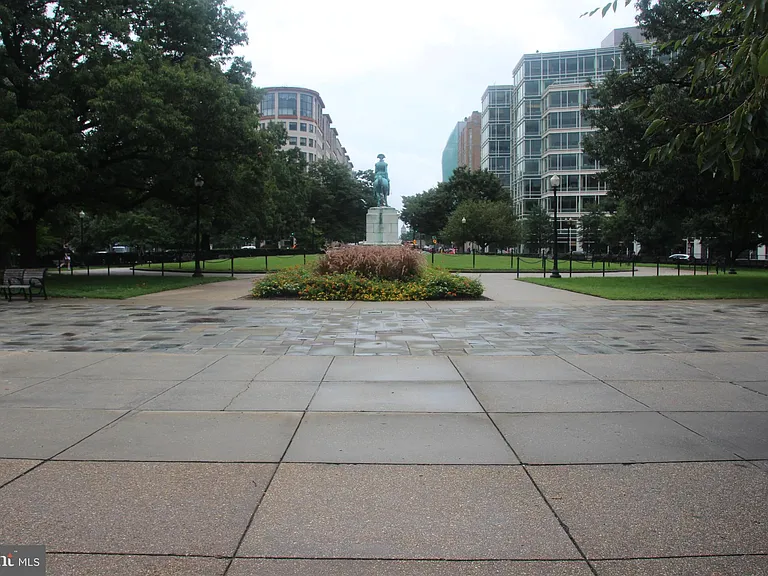 2307 Pennsylvania Ave NW #104 — Photo 18