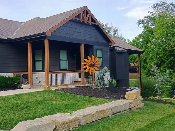 8486 Peoria St, De Soto, KS 66018