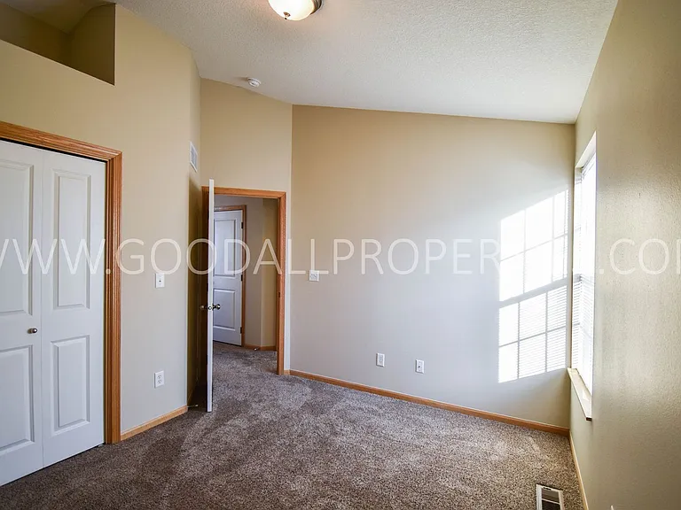 15211 Greenbelt Dr — Photo 11