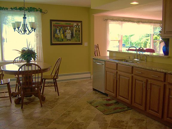 kitchen / dinning area