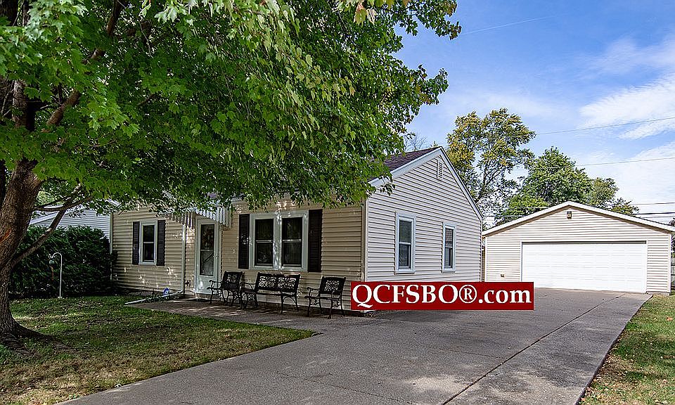 1st image of 2606 W 69th St