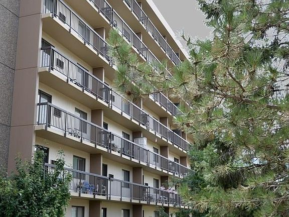 2nd image of 500 Carskadon Ln