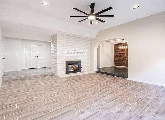 5th image of 2063 W Barstow Ave